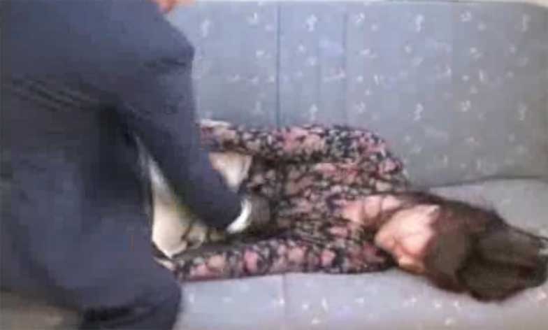 マゾ熟女に腹パンチ調教！鳩尾を殴られ苦しいはずが徐々に快楽に溺れていく