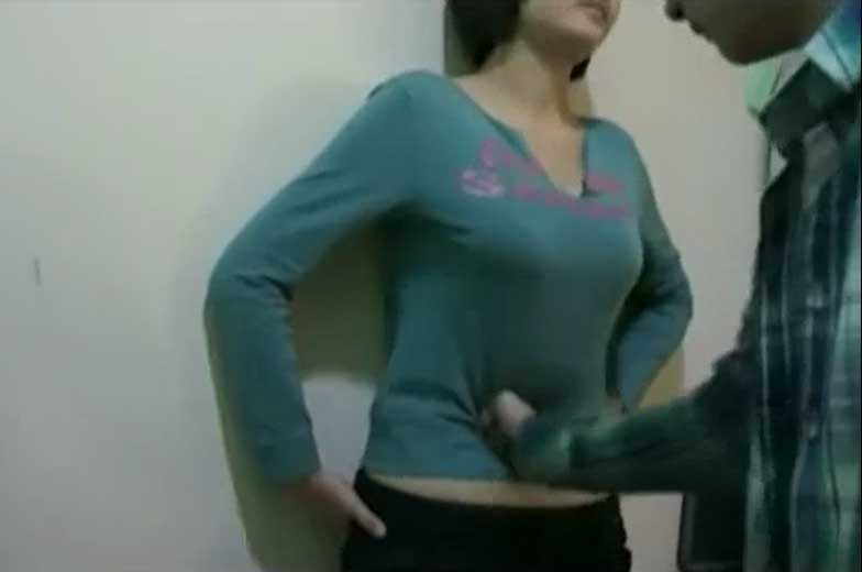 子宮パンチと腹踏みで巨乳女さんのマシュマロのようなお腹がめり込んじゃう！