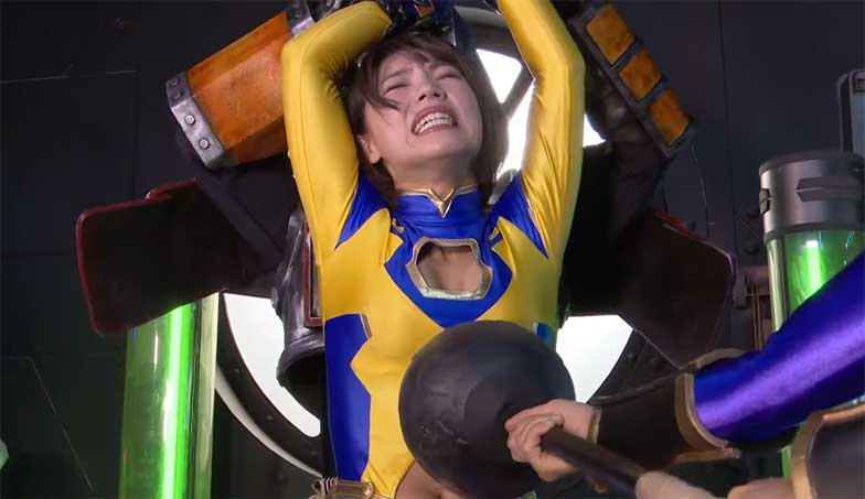 鉄球責めを受けてしまうムチムチえろヒロインさん